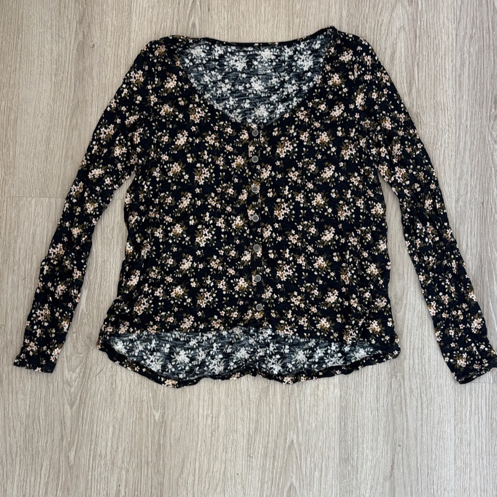 American Eagle Outfitters Black Floral Button-Down Shirt